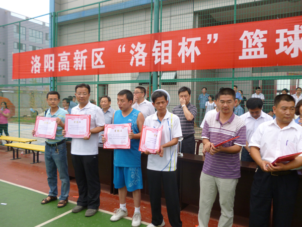 泰斯特籃球隊參加高新區(qū)籃球比賽，獲前八榮譽