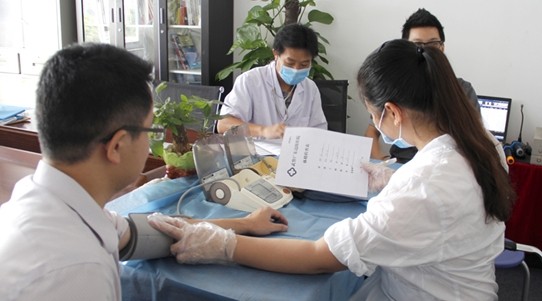 關(guān)注員工身體健康，泰斯特公司組織員工體檢