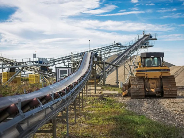 是什么設備讓輸送帶運輸更安全、更高能效？